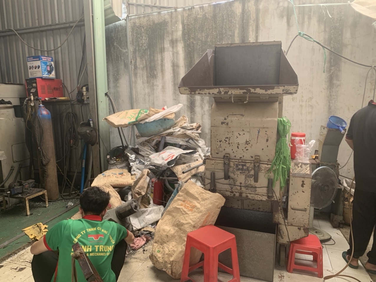 Crushing machine